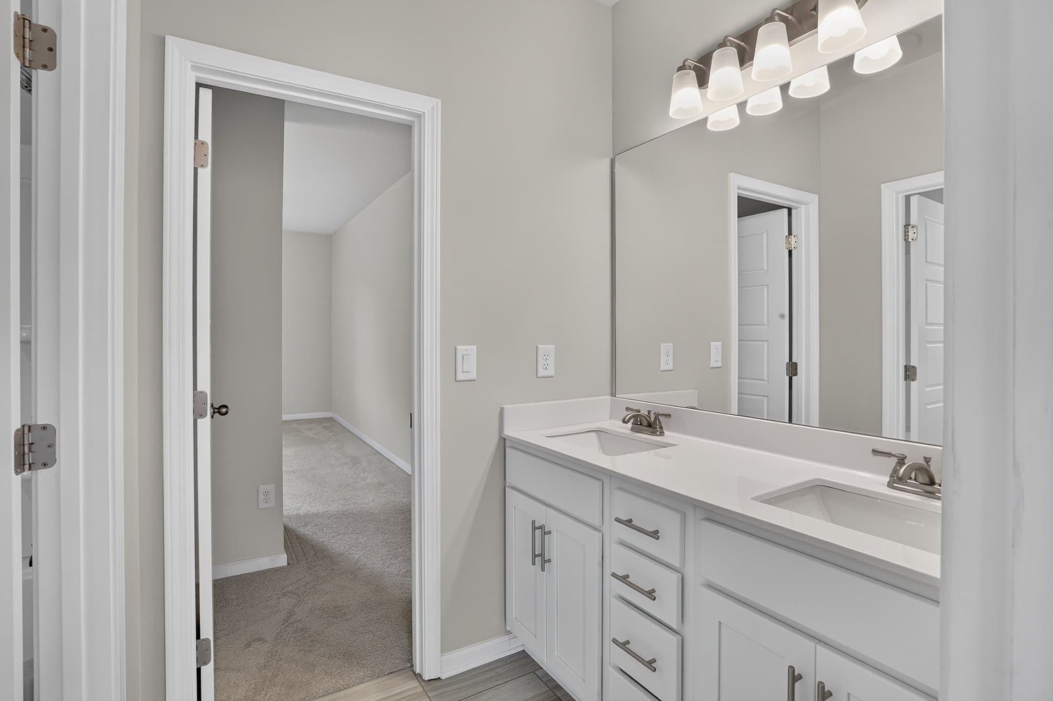 Auburn House: 4169 Brookmont Way