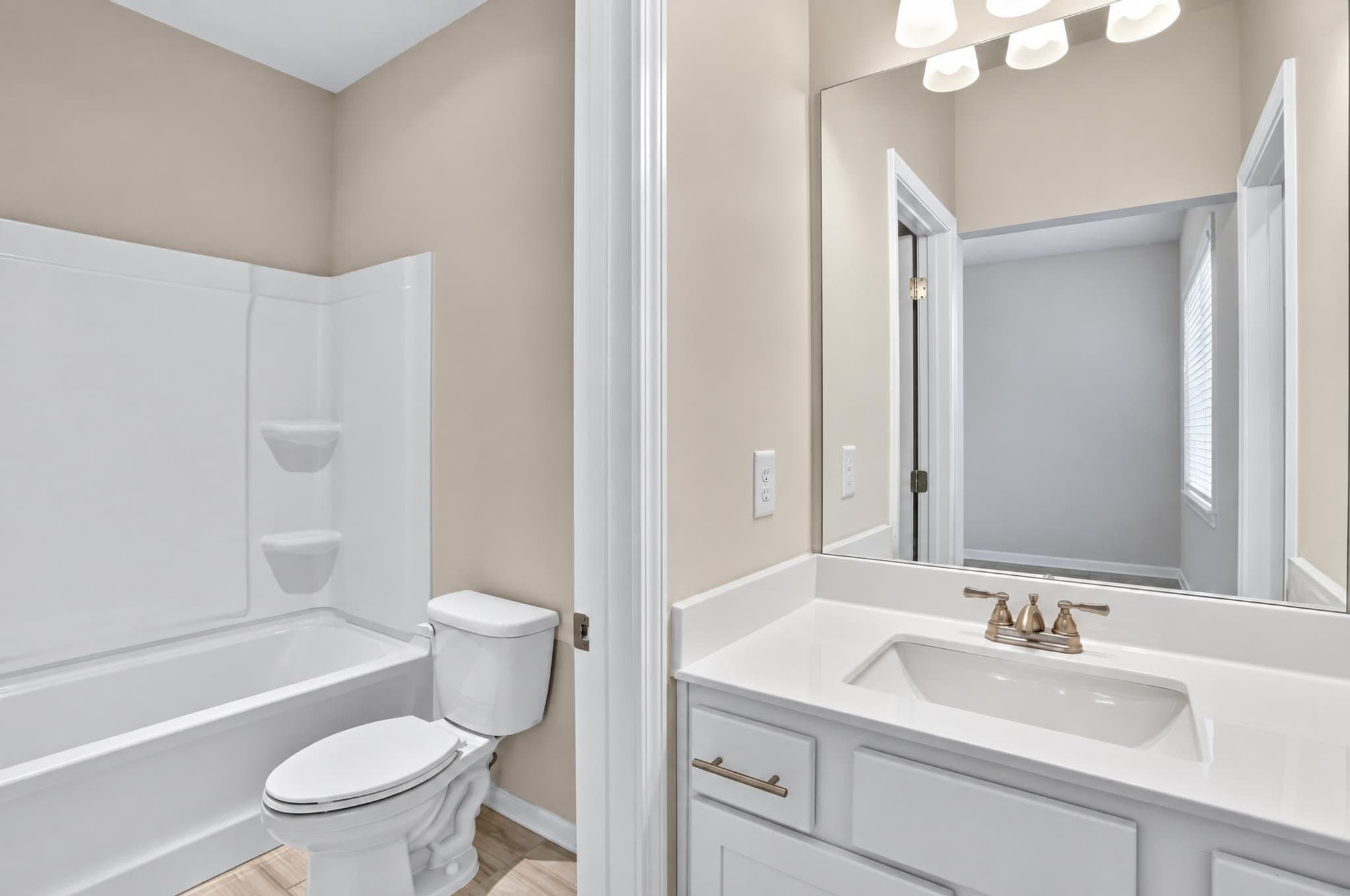 Auburn House: 4169 Brookmont Way