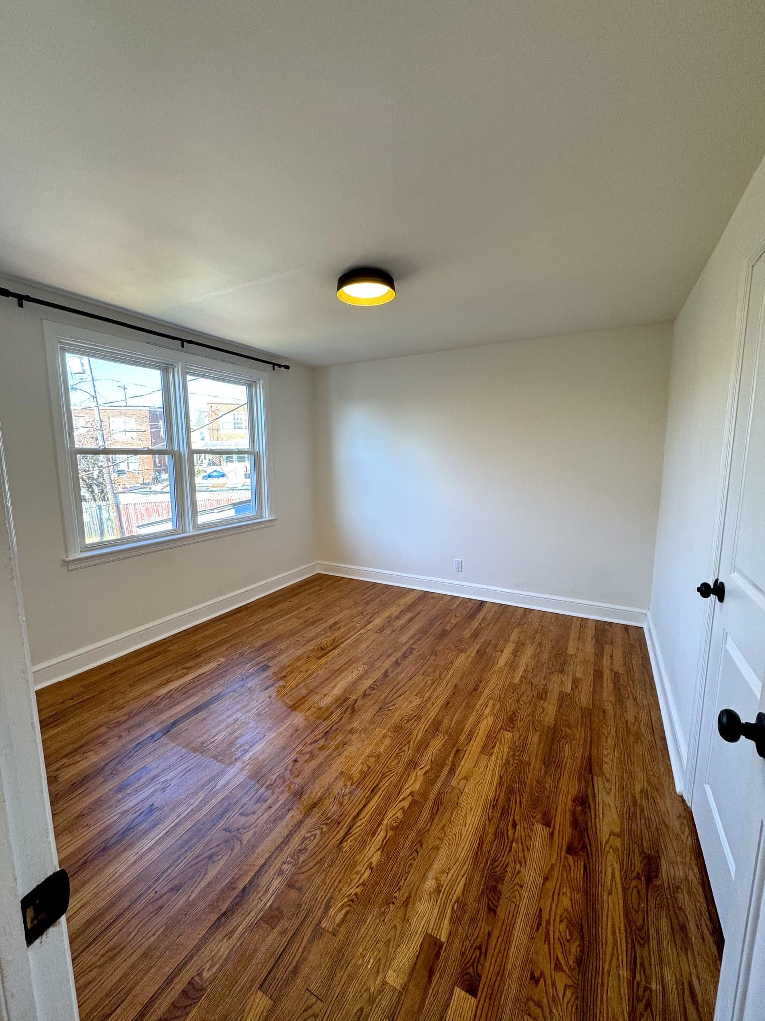 Lancaster Single Room: 720 South Plum Street