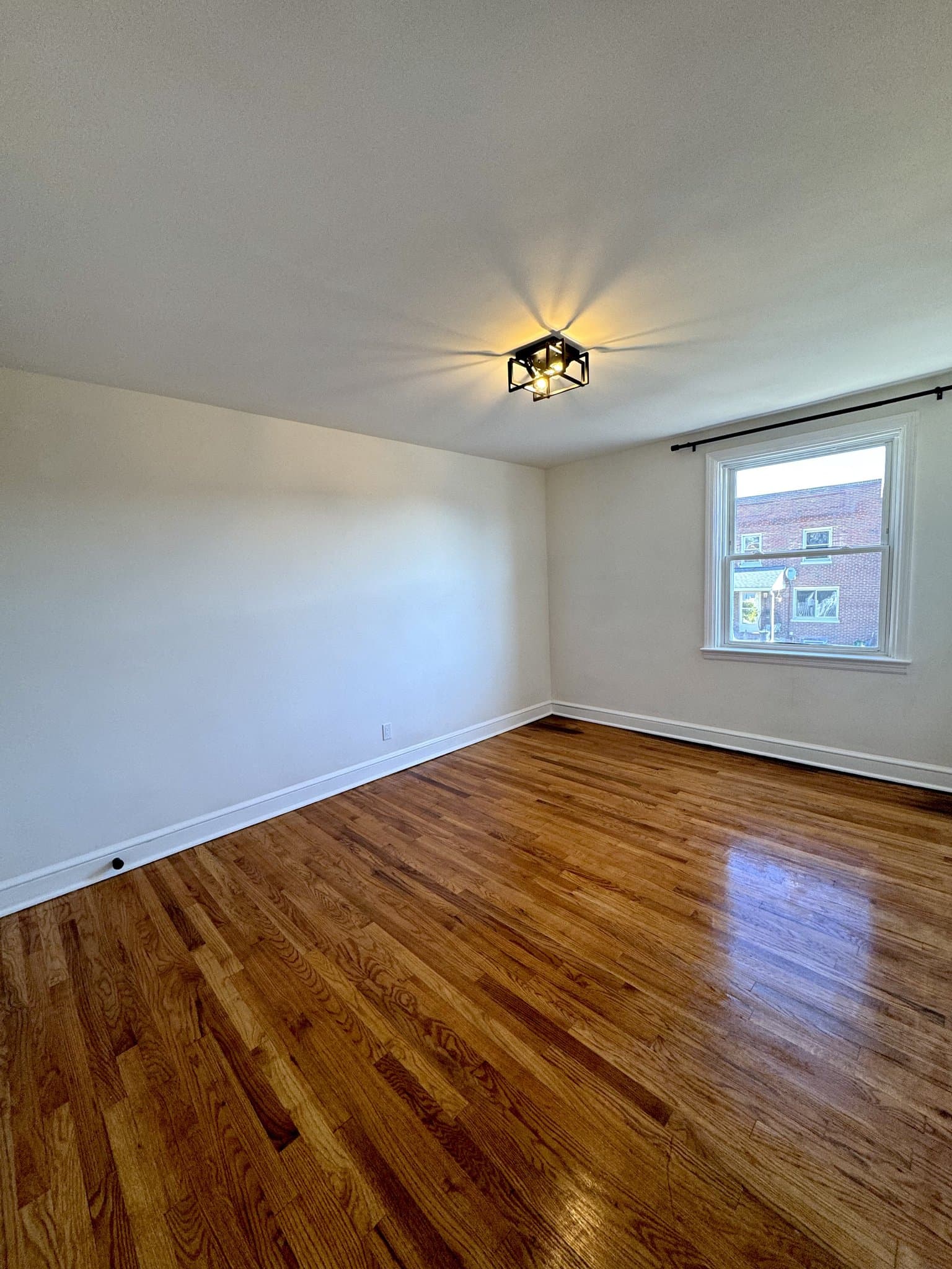 Lancaster Single Room: 720 South Plum Street