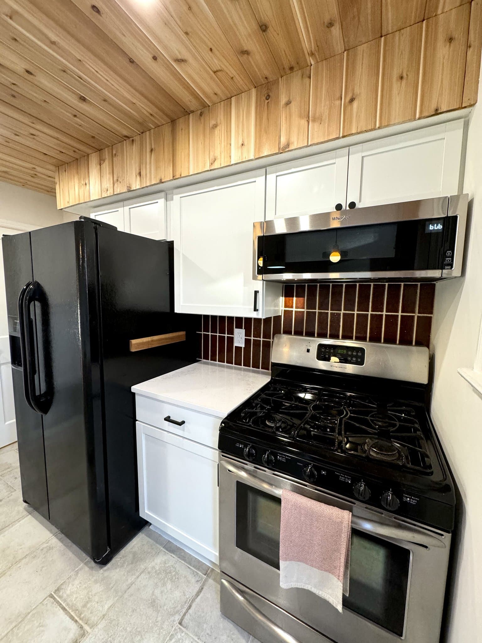 Lancaster Single Room: 720 South Plum Street