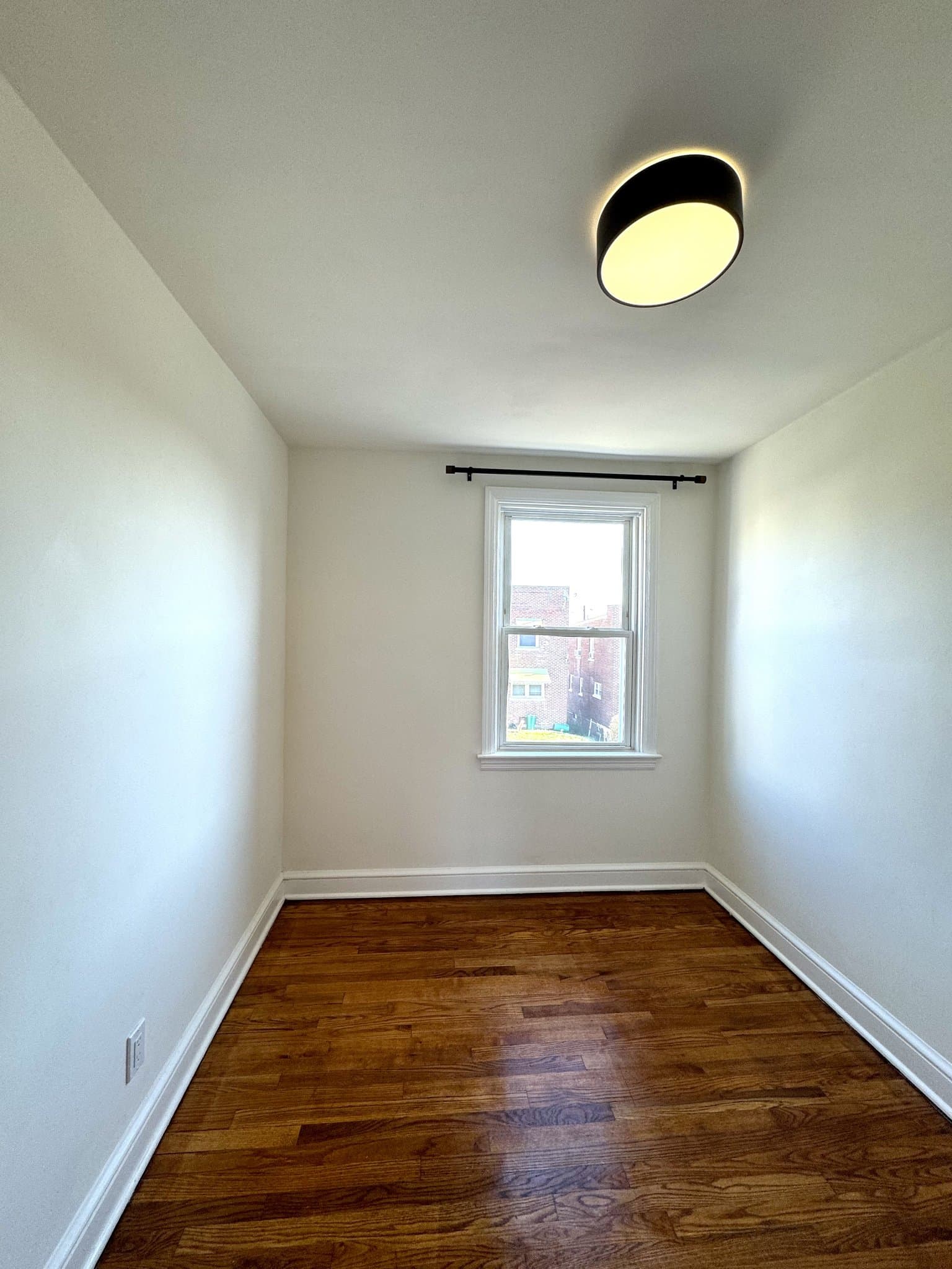 Lancaster Single Room: 720 South Plum Street