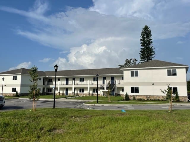 Winter Haven Apartment: 1935 Ave O, SW