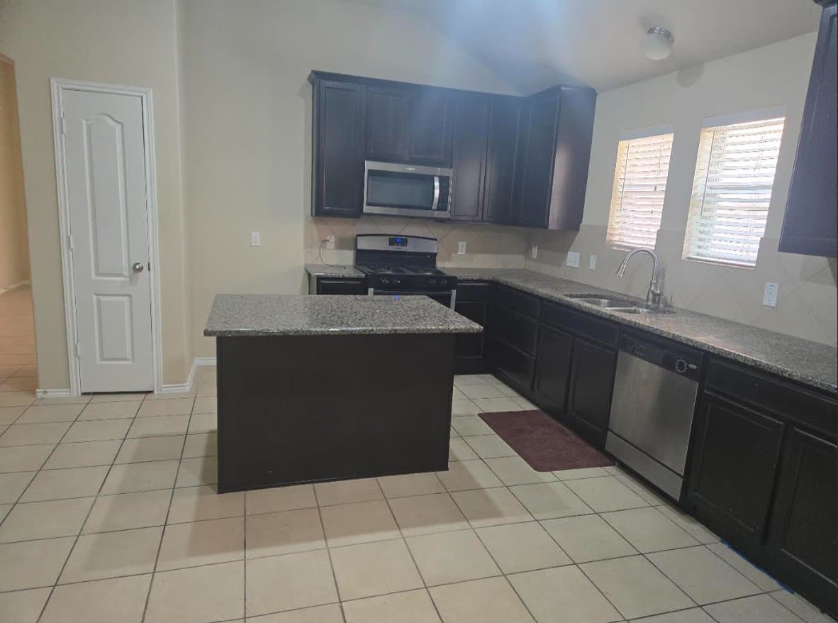 Houston House: 11915 Harristown Dr.