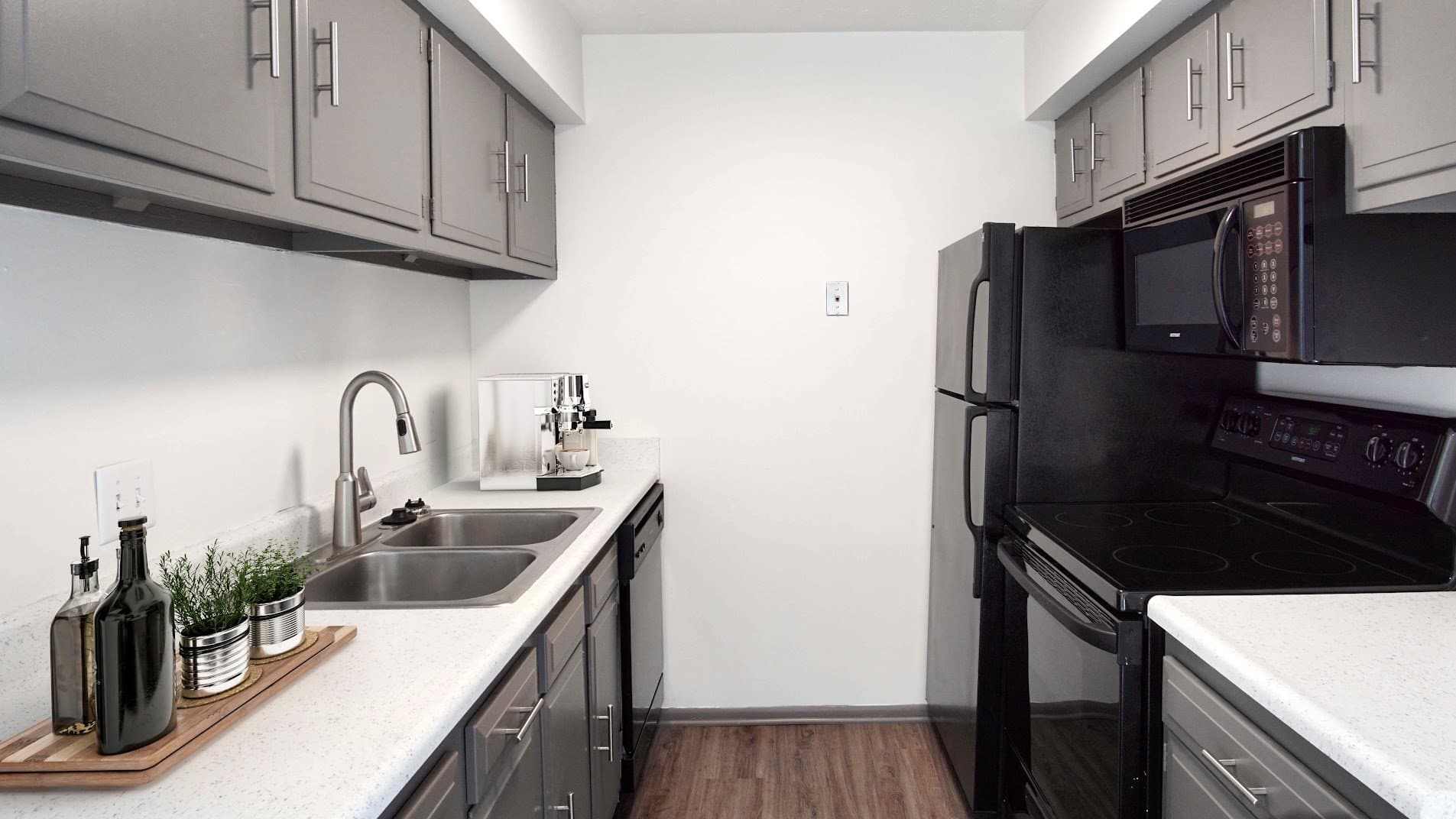 Omaha Apartment: 2506 South 72nd Court