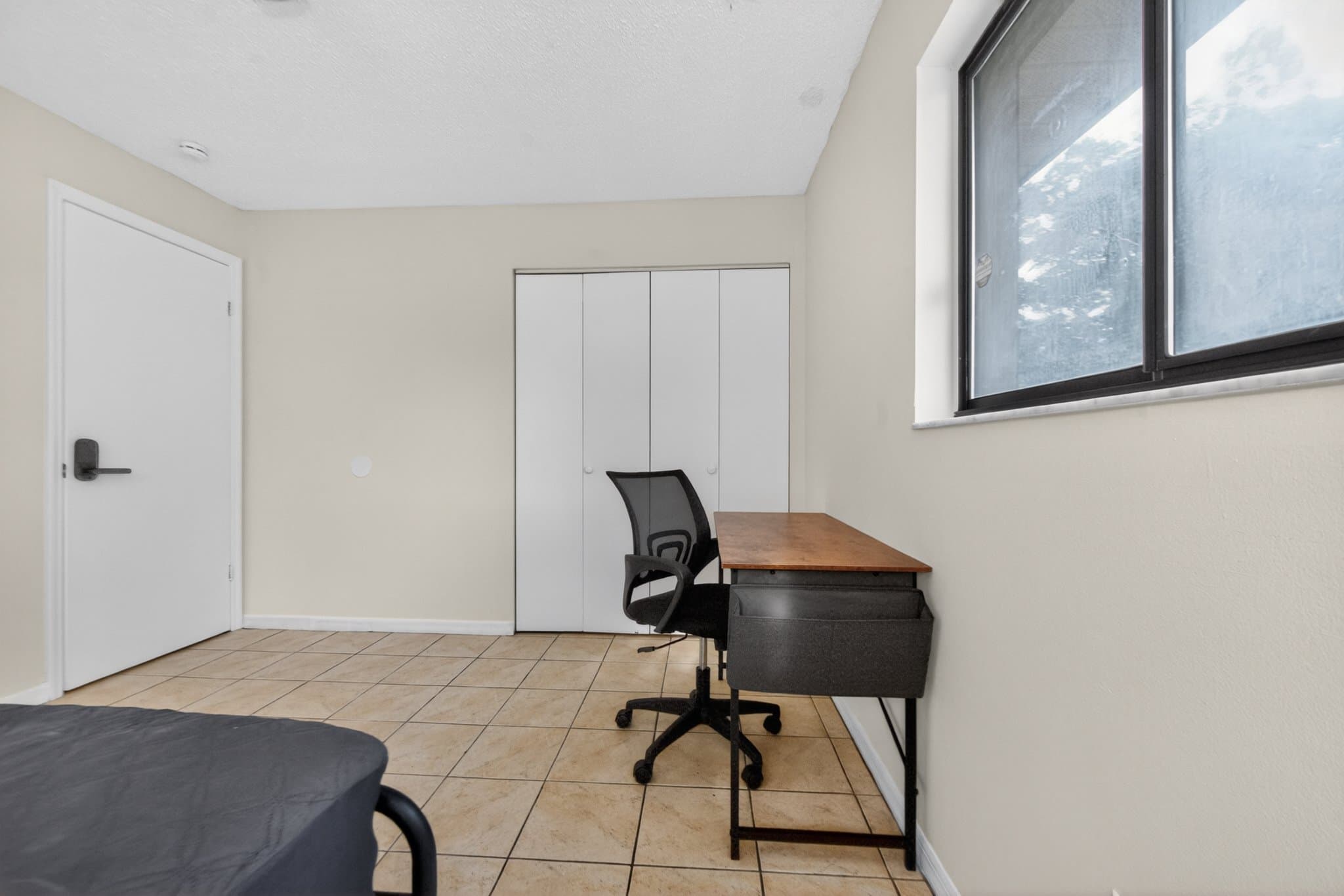 Ocala Single Room: 3721 NE 41st St