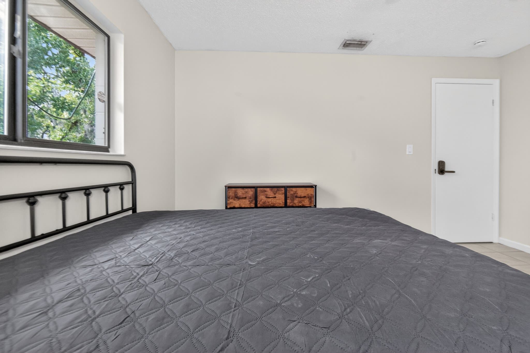 Ocala Single Room: 3721 NE 41st St