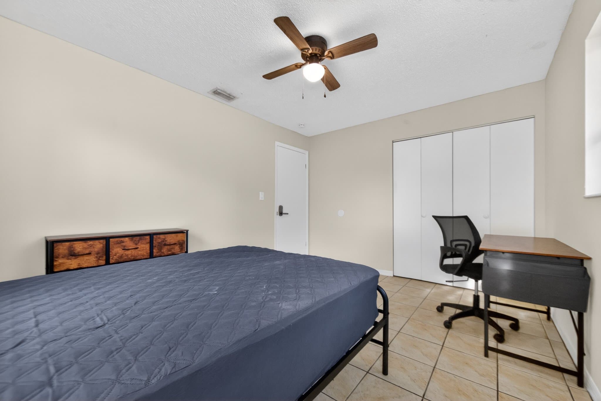 Ocala Single Room: 3721 NE 41st St