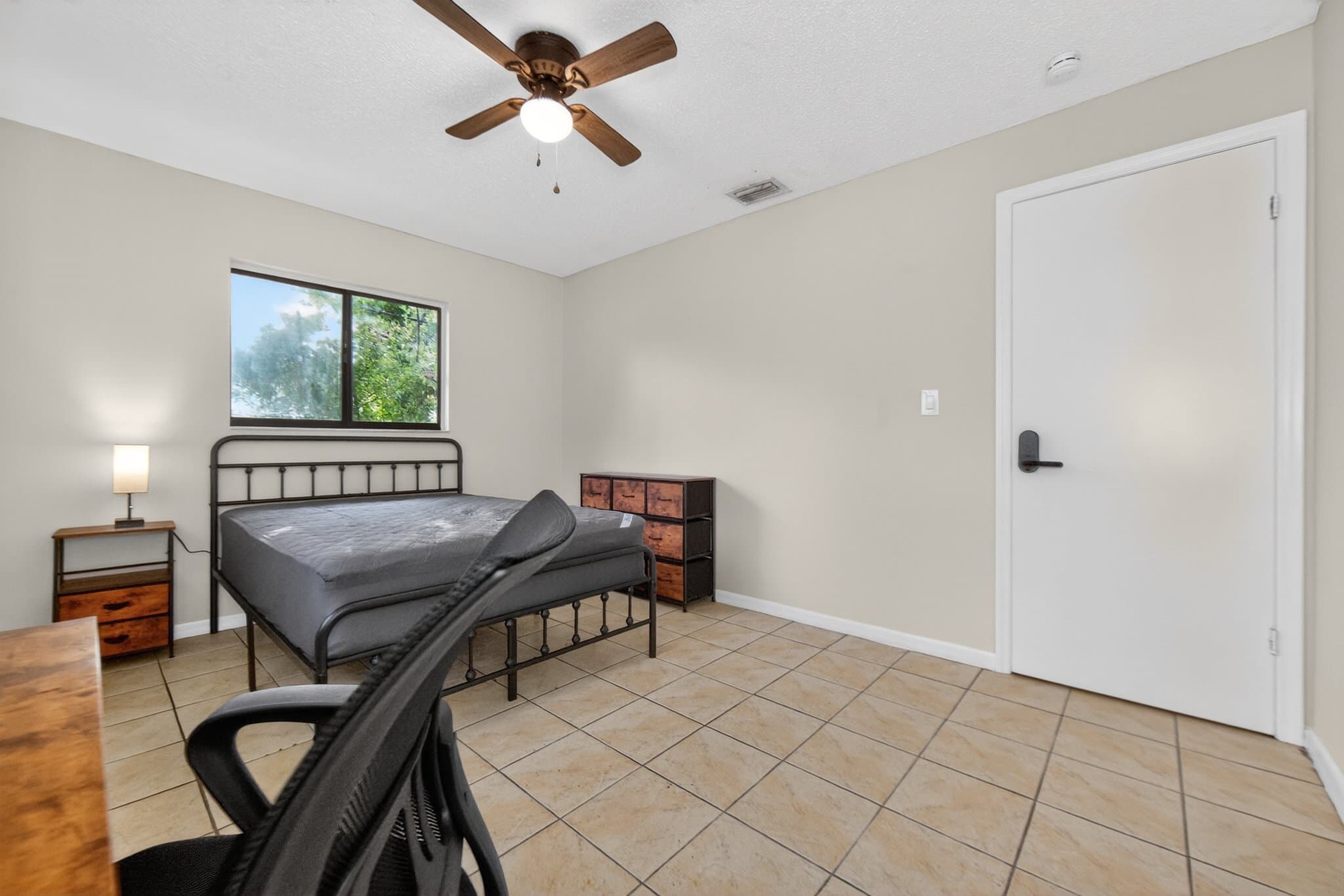 Ocala Single Room: 3721 NE 41st St