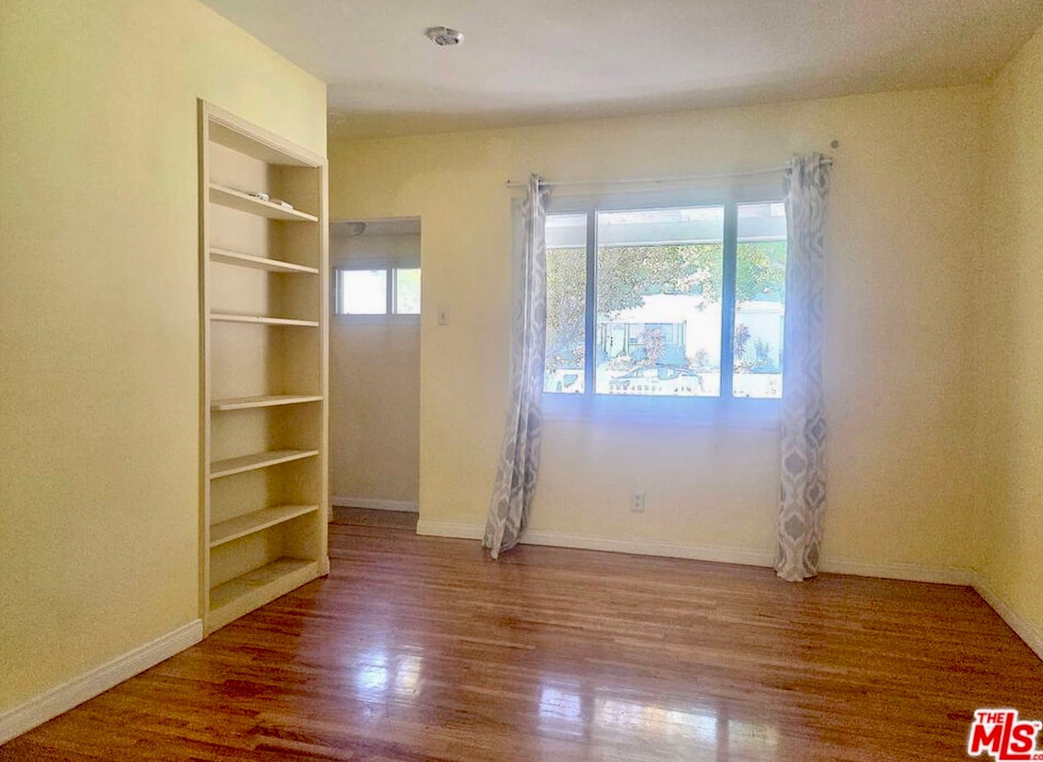 LOS ANGELES House: 7116 W 91ST ST