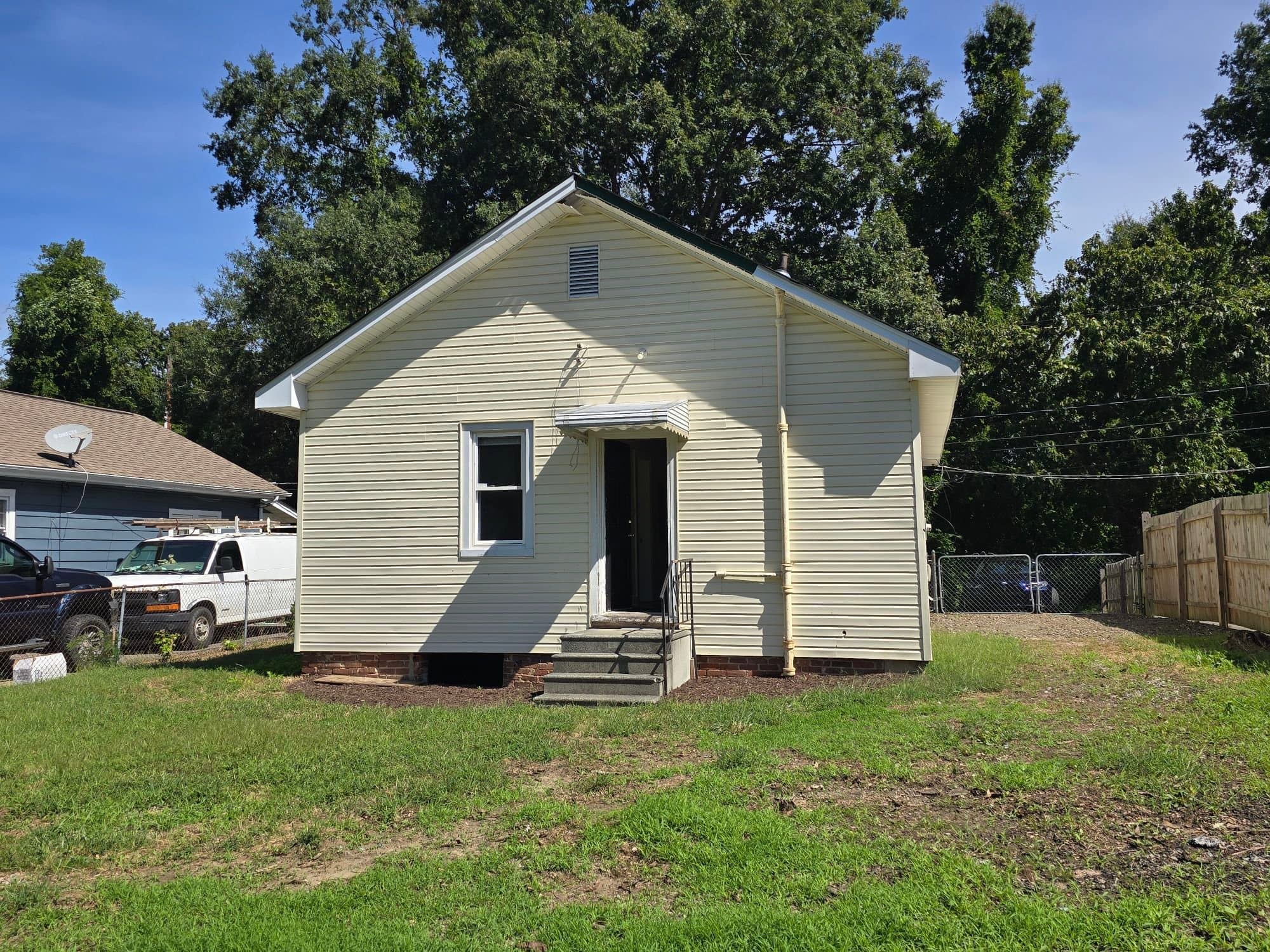 North Chesterfield House: 5006 Oriole Ave