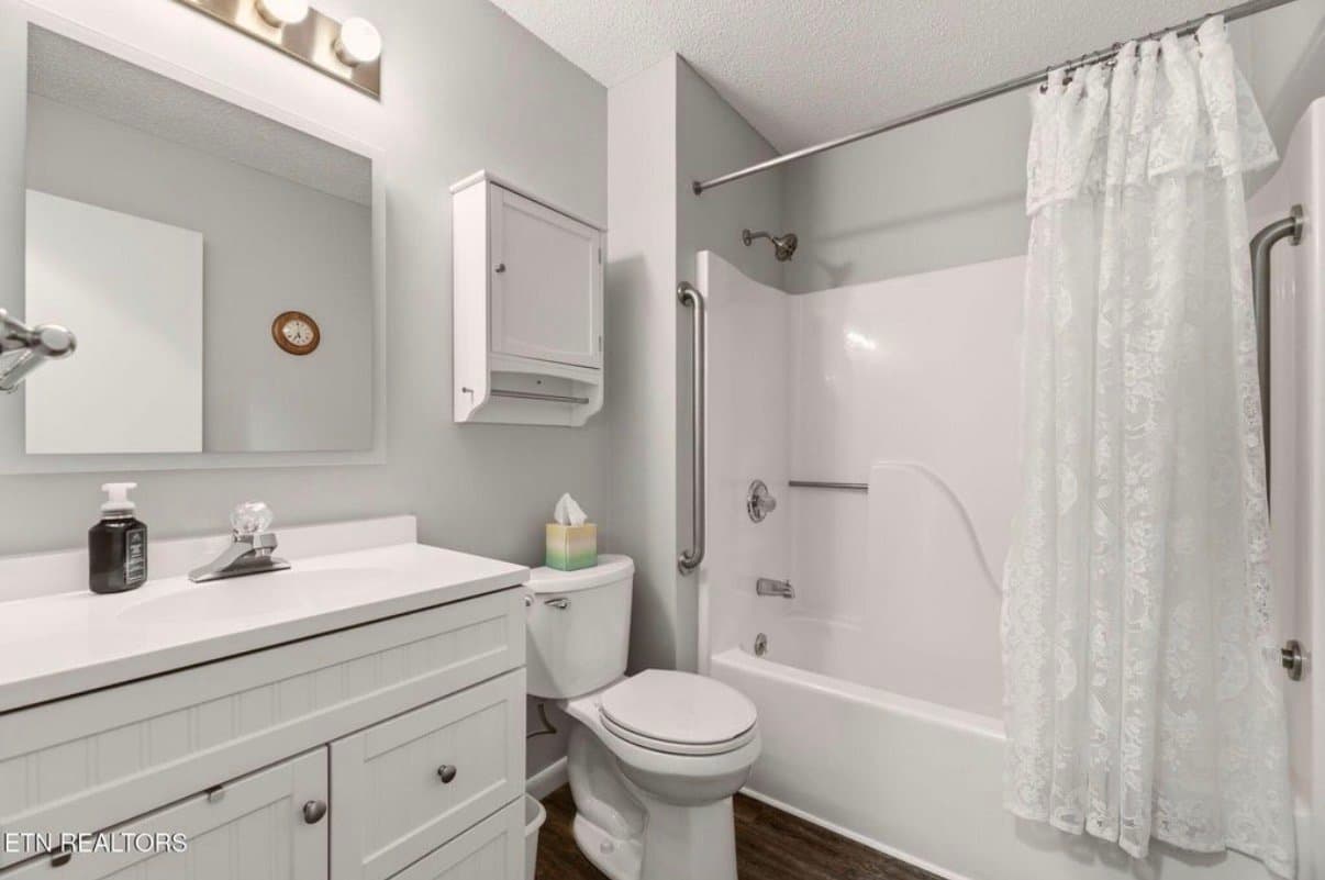Knoxville House: 1409 Waynesboro Ln