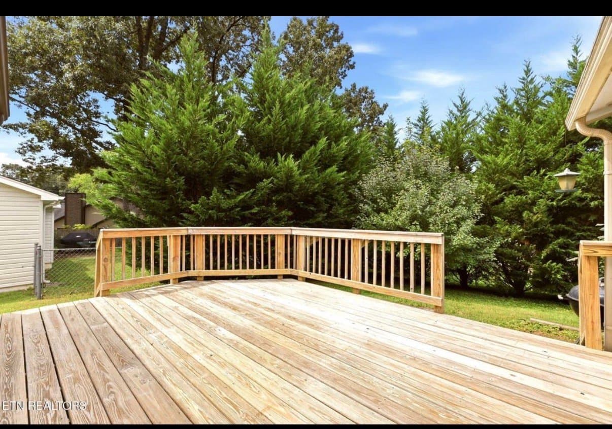 Knoxville House: 1409 Waynesboro Ln
