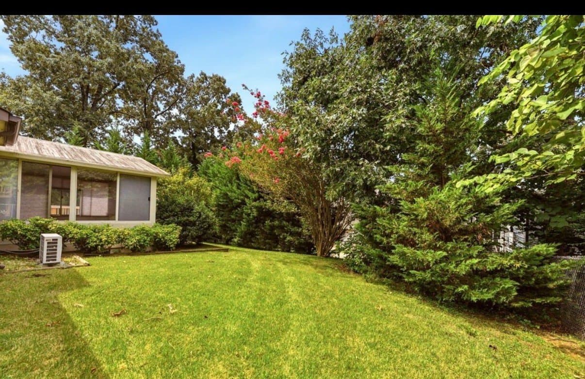 Knoxville House: 1409 Waynesboro Ln