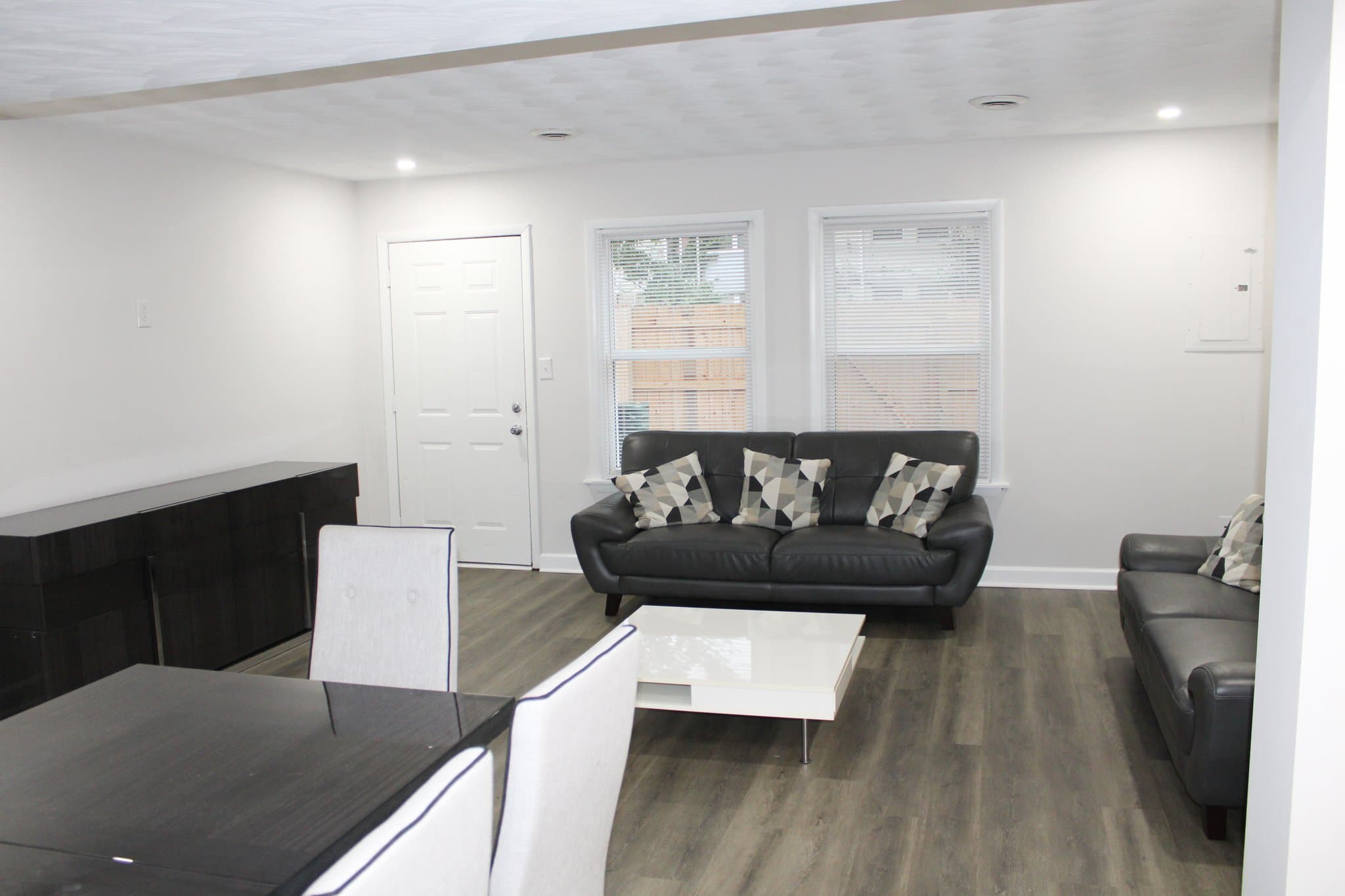 Portsmouth Townhome: 4552 Greeenwood Dr