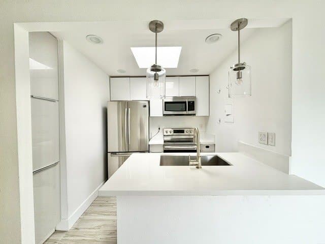 Santa Ana Apartment: 850 N Van Ness Avenue