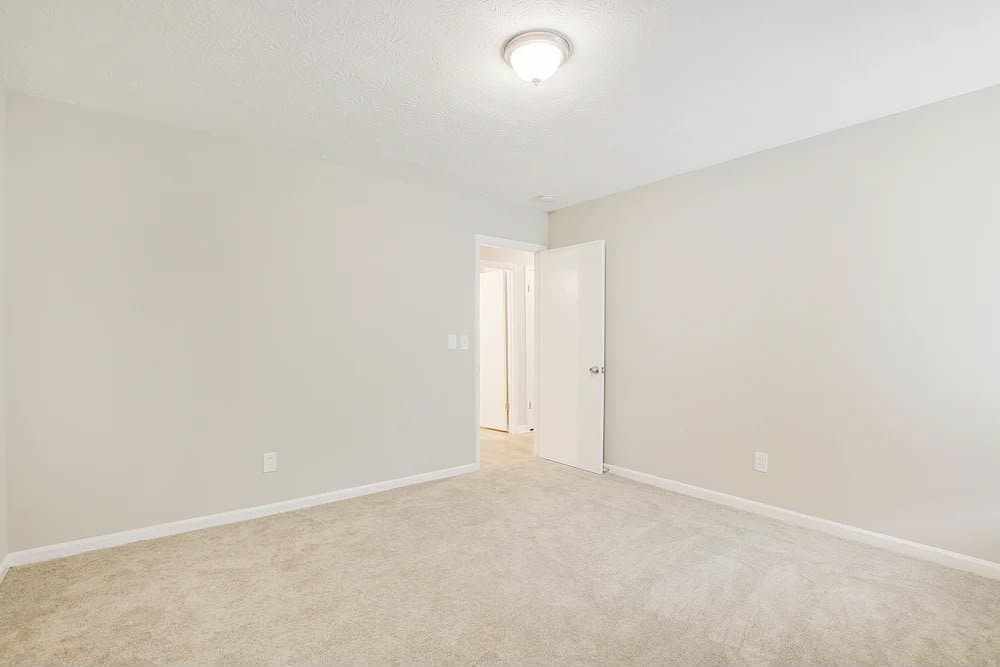 Atlanta House: 660 Utoy Cir SW