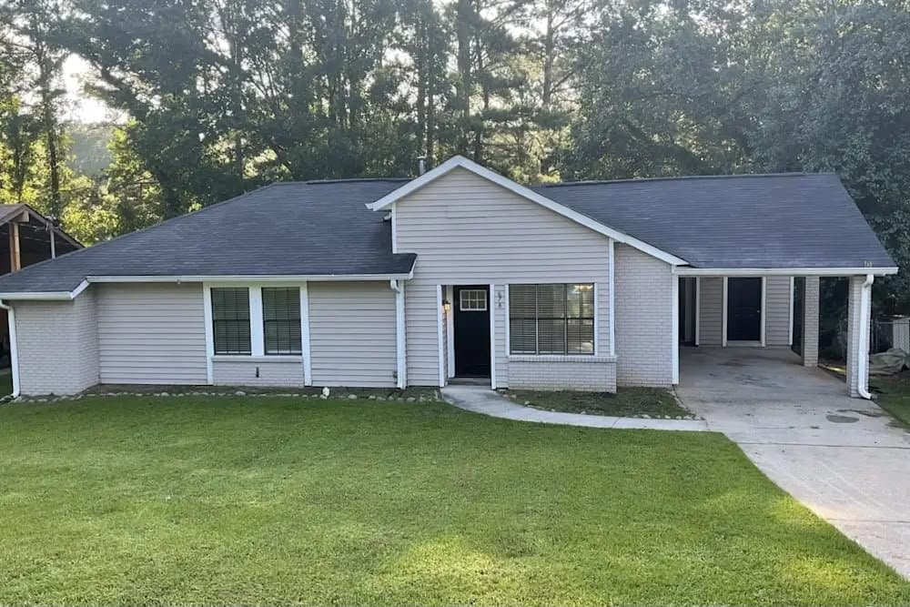 Atlanta House: 660 Utoy Cir SW