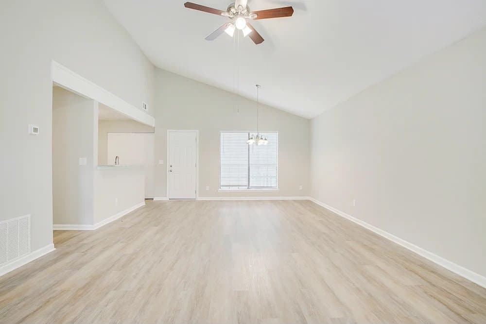 Atlanta House: 660 Utoy Cir SW