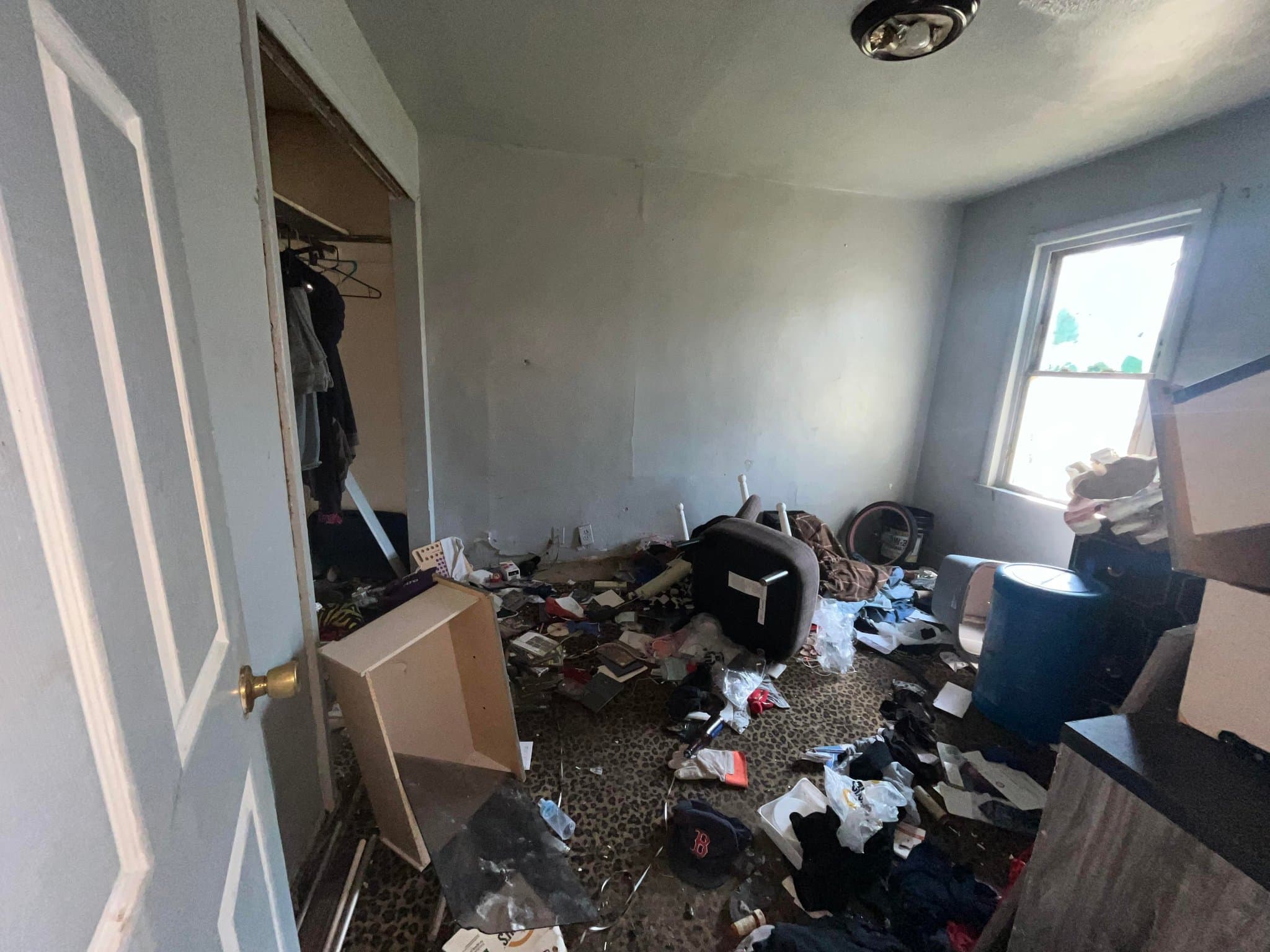 East St.Louis House: 5807 Forest Blvd,