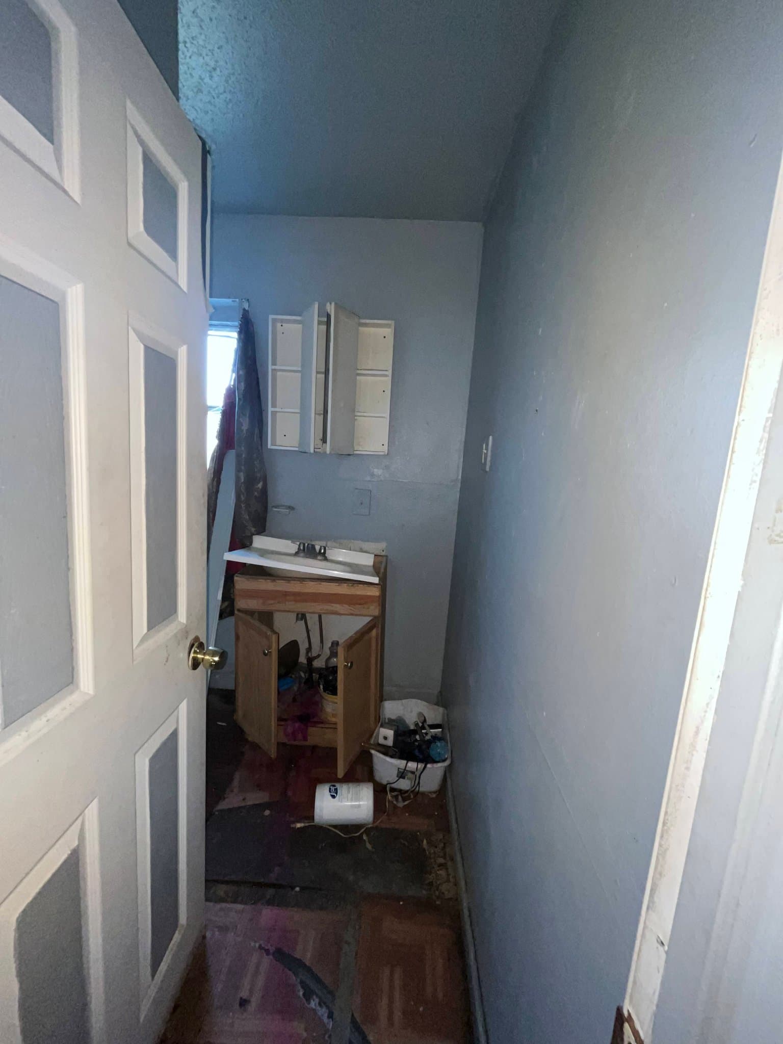 East St.Louis House: 5807 Forest Blvd,