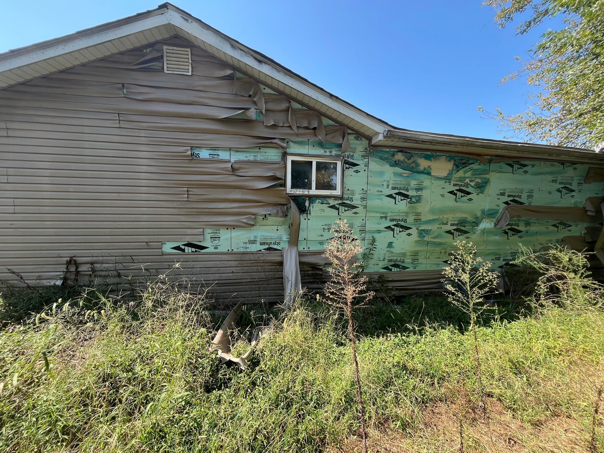 East St.Louis House: 5807 Forest Blvd,