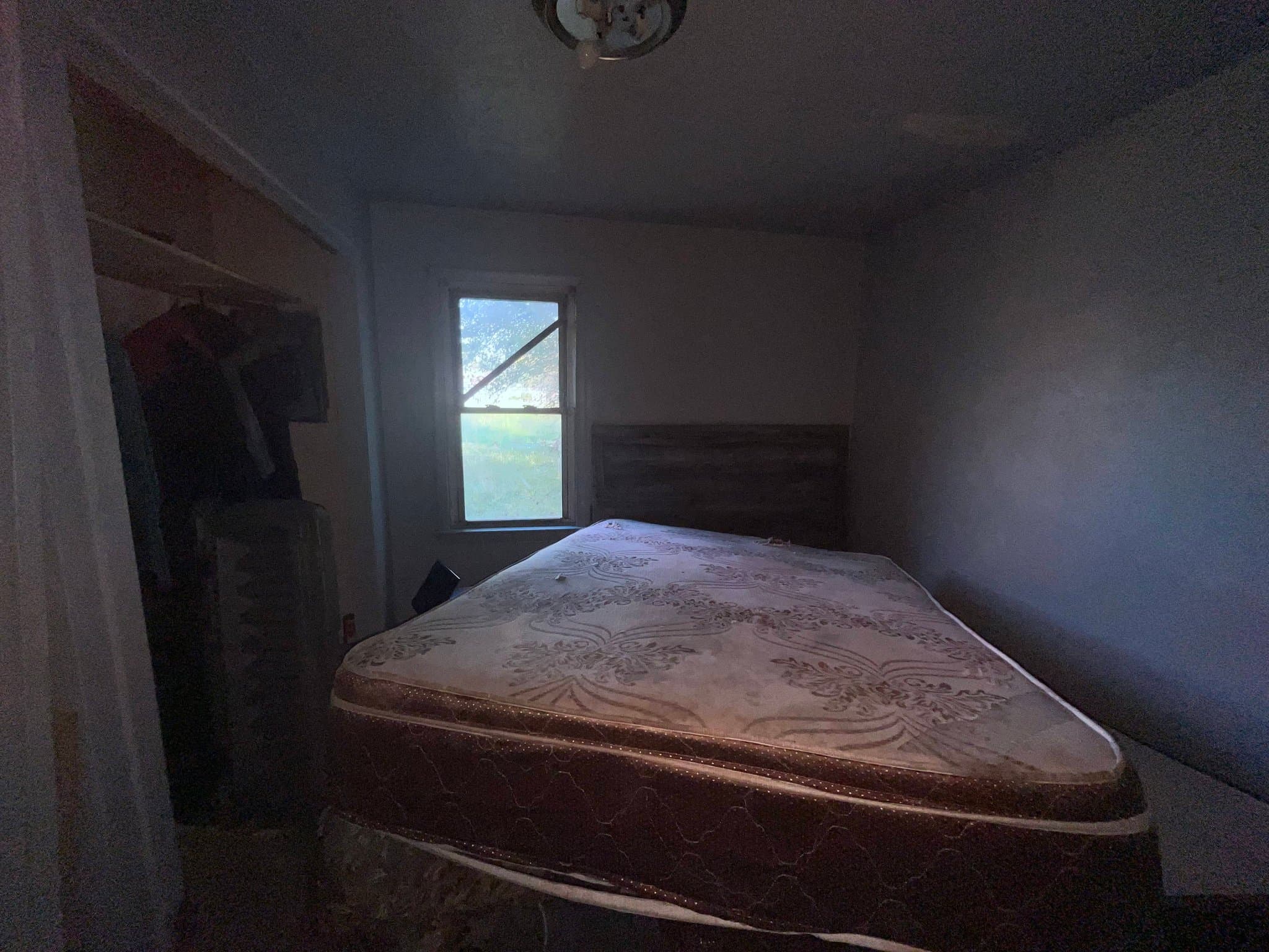 East St.Louis House: 5807 Forest Blvd,
