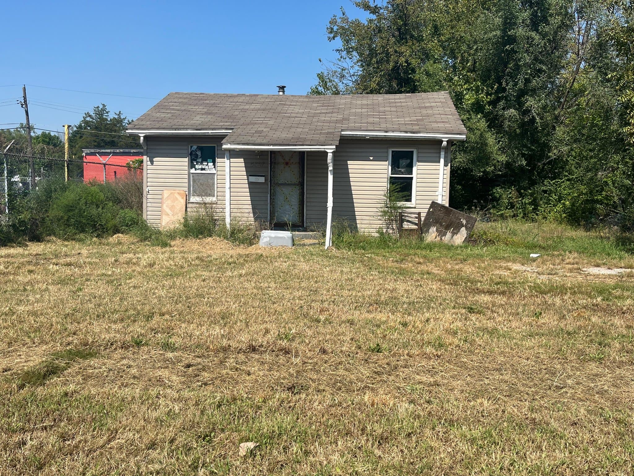 East St.Louis House: 5807 Forest Blvd,