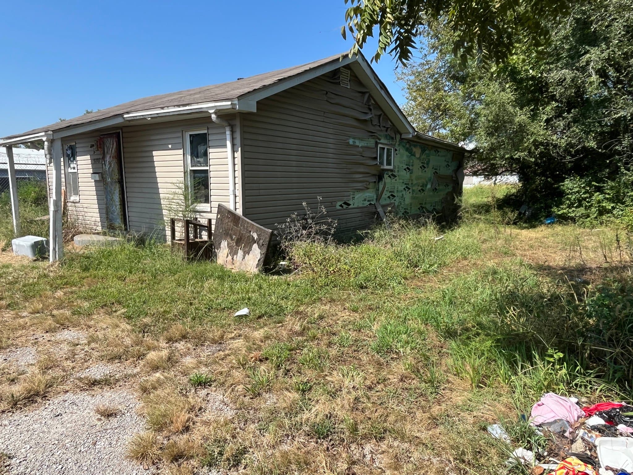 East St.Louis House: 5807 Forest Blvd,
