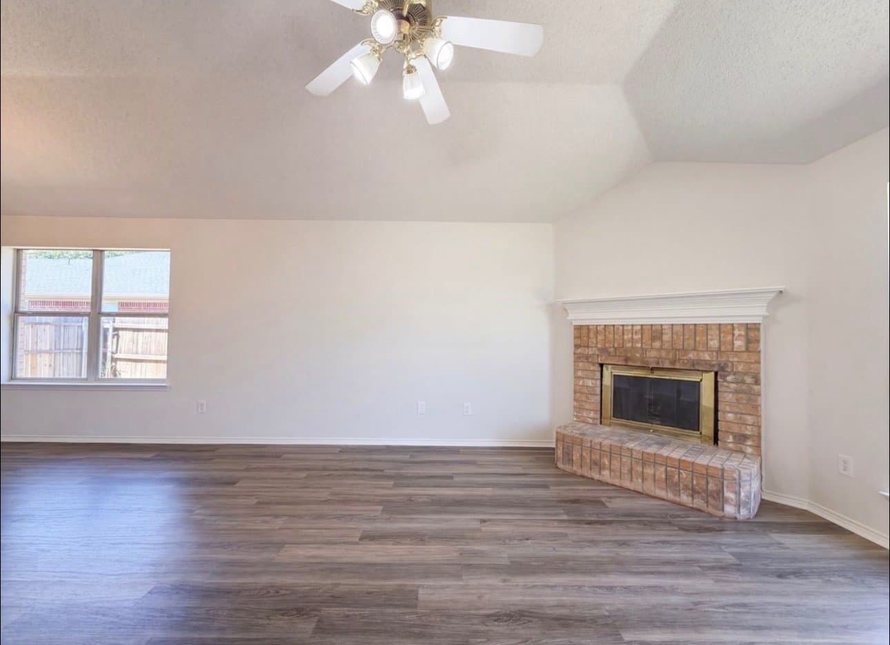 Arlington House: 8023 Blue Duck Trl