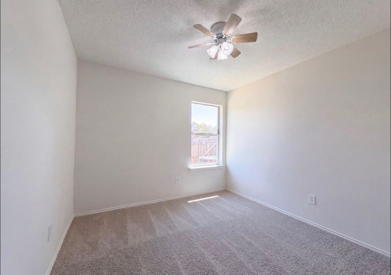 Arlington House: 8023 Blue Duck Trl