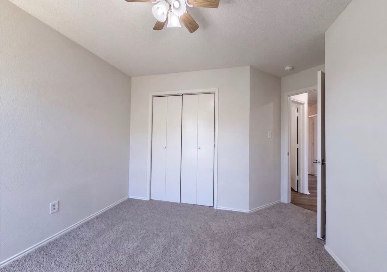 Arlington House: 8023 Blue Duck Trl