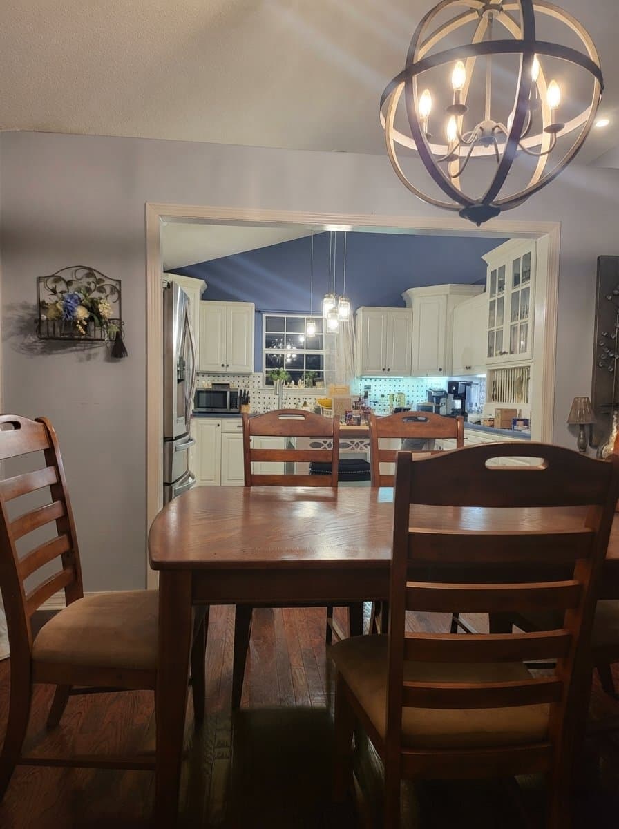 MILTON House: 3943 WINDSOR CASTLE BLVD