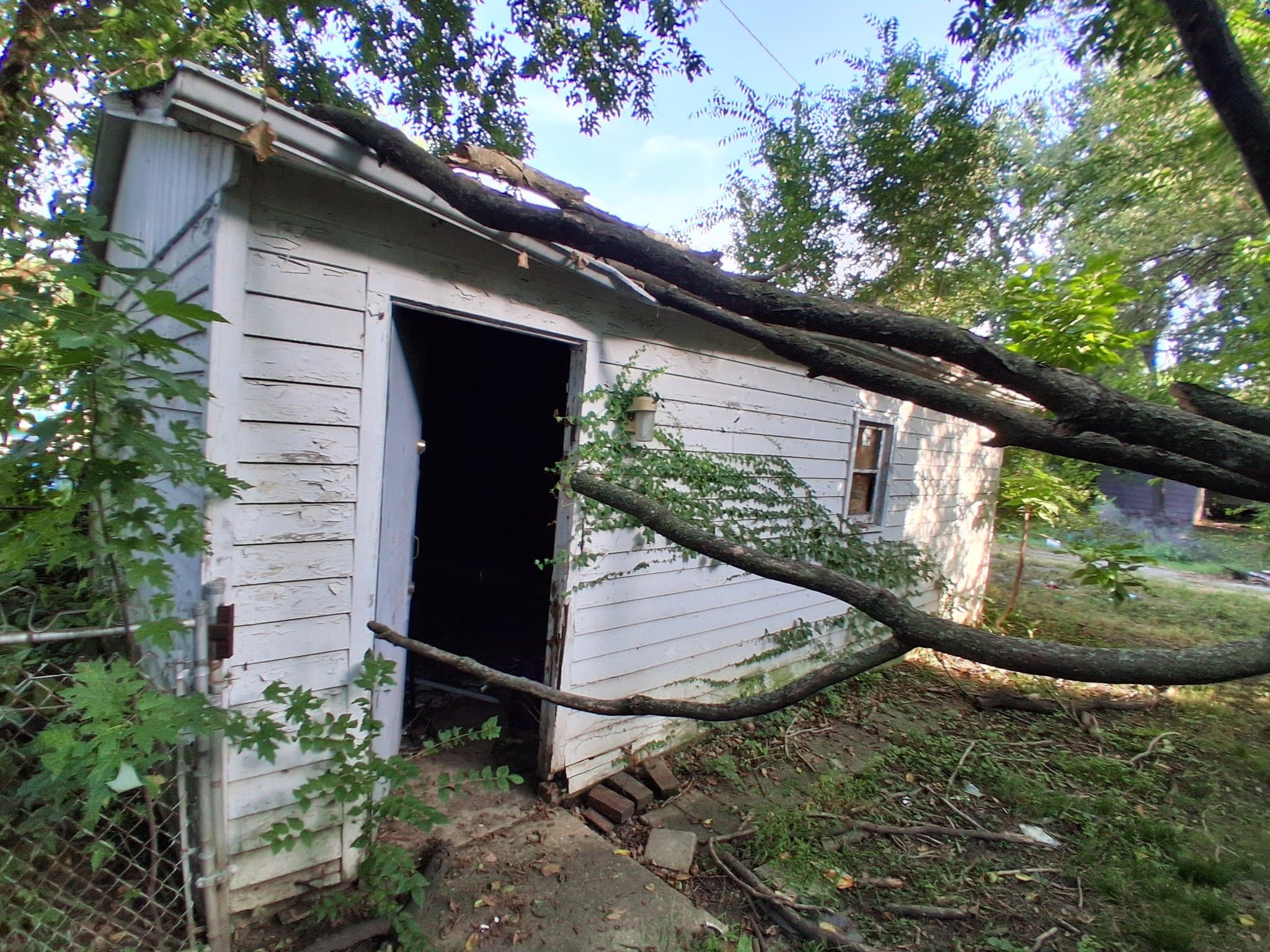Decatur House: 1645 E Walnut St.