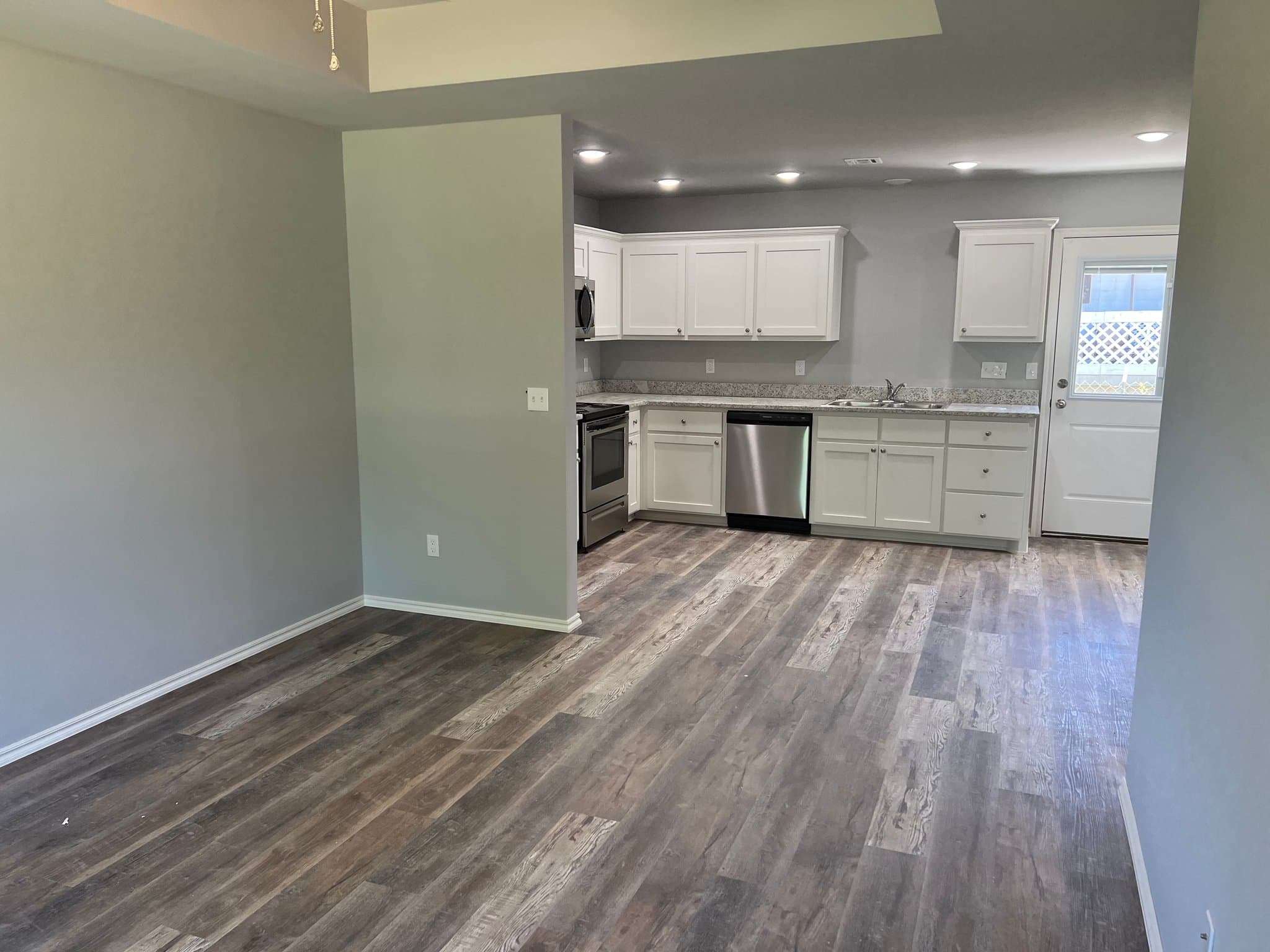 Sapulpa Multiplex: 744 N Hodge
