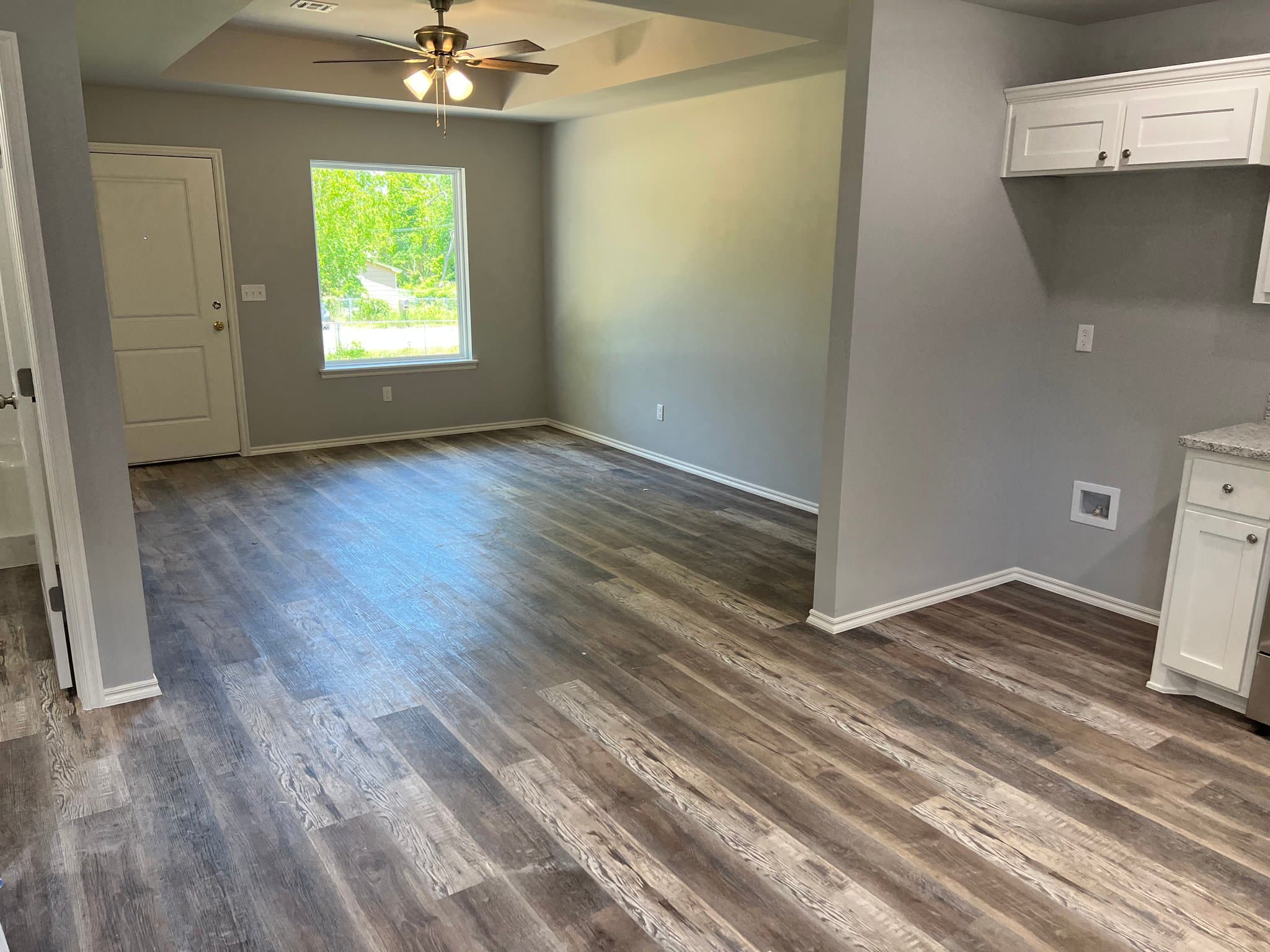 Sapulpa Multiplex: 744 N Hodge