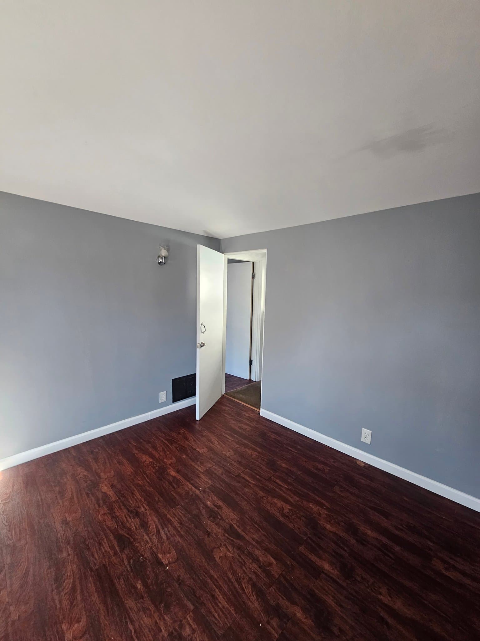 Dayton House: 142 Notre Dame Ave