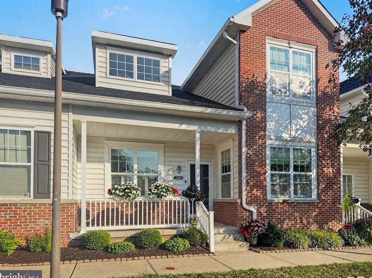 Philadelphia Townhome: 15041 Sunflower Dr