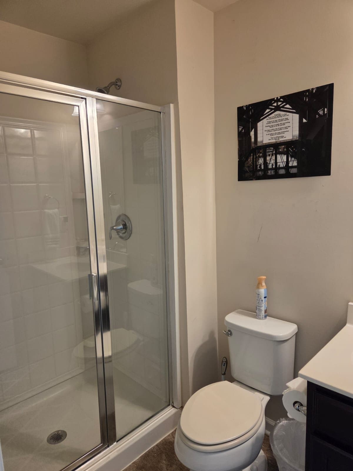 Triangle Single Room: 3991 Bradys Hill Rd