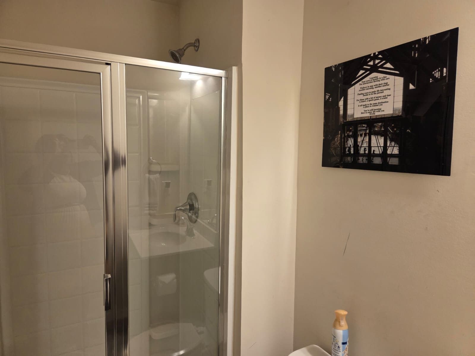 Triangle Single Room: 3991 Bradys Hill Rd