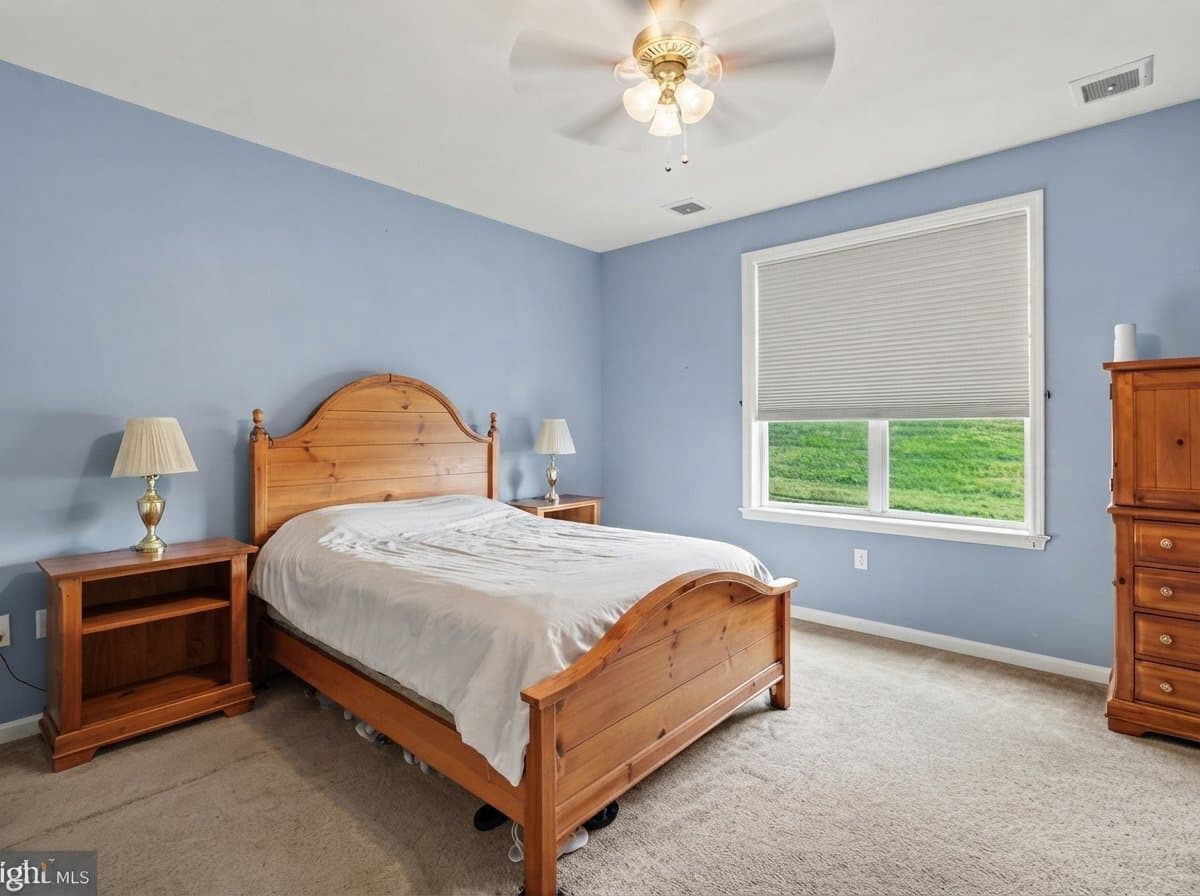 Philadelphia Townhome: 15041 Sunflower Dr