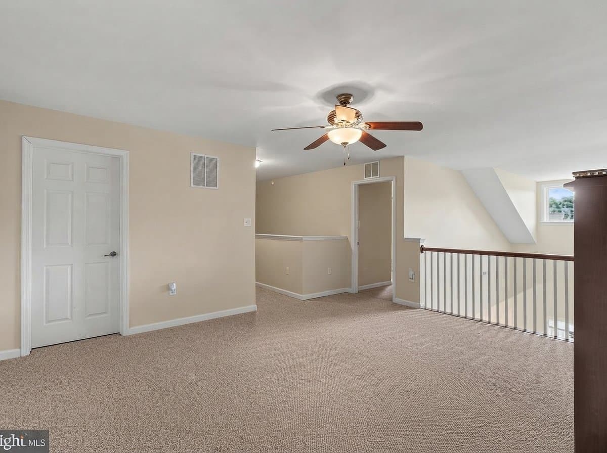 Philadelphia Townhome: 15041 Sunflower Dr