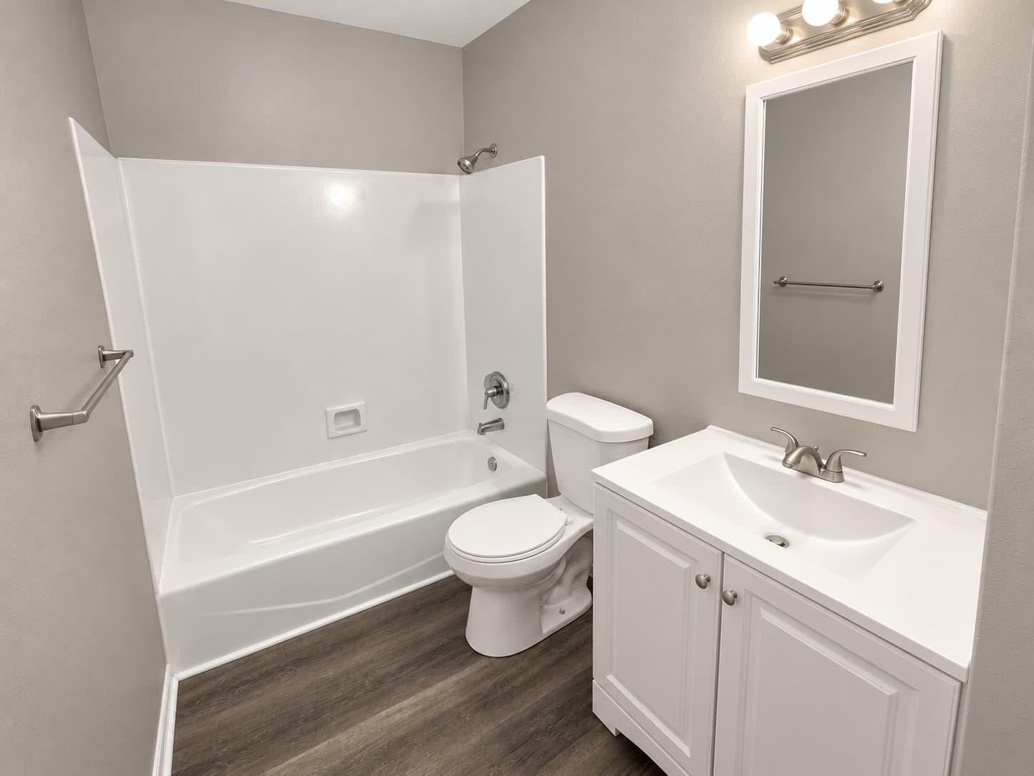 Cottonwood Apartment: 1111 E Cochise