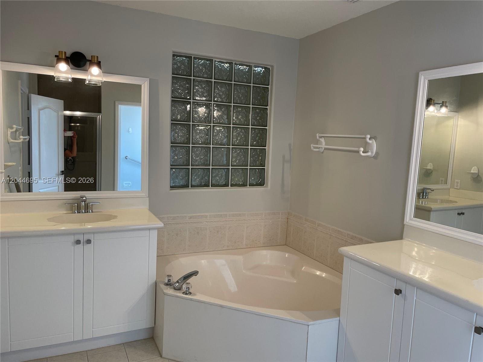 Miami House: SW 39TH TER