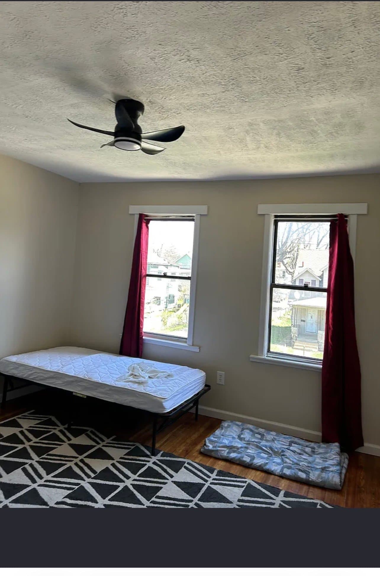 Columbus Townhome: 261 Clarendon Ave