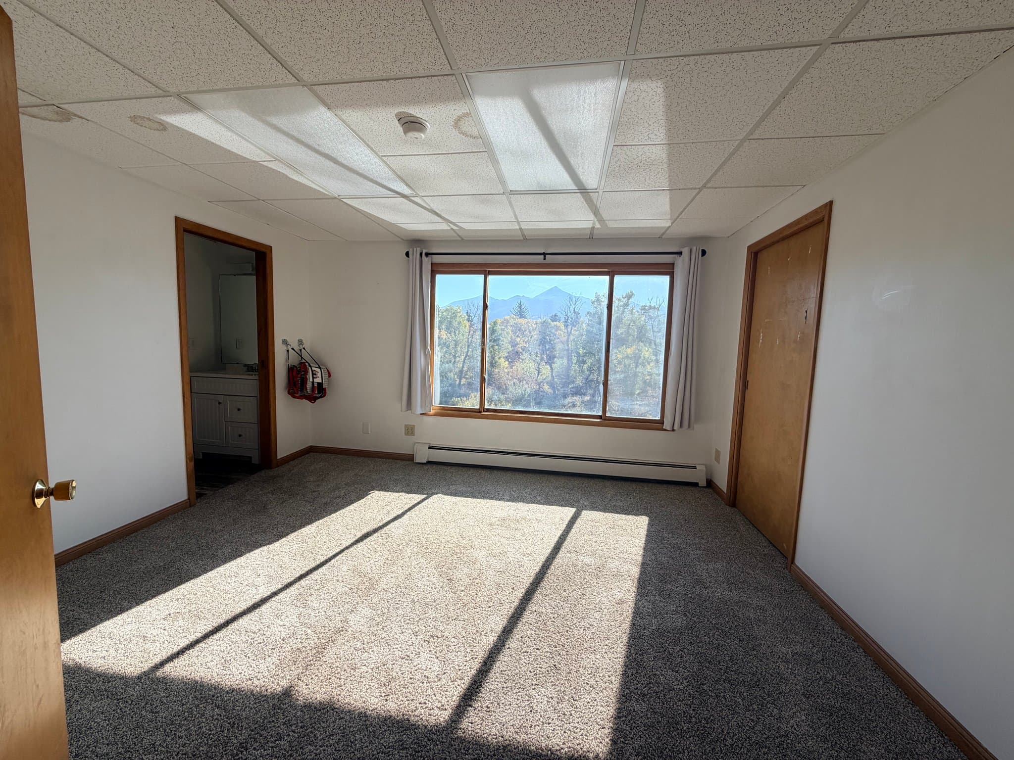 Livingston Apartment: 1011 River Drive, 400-3
