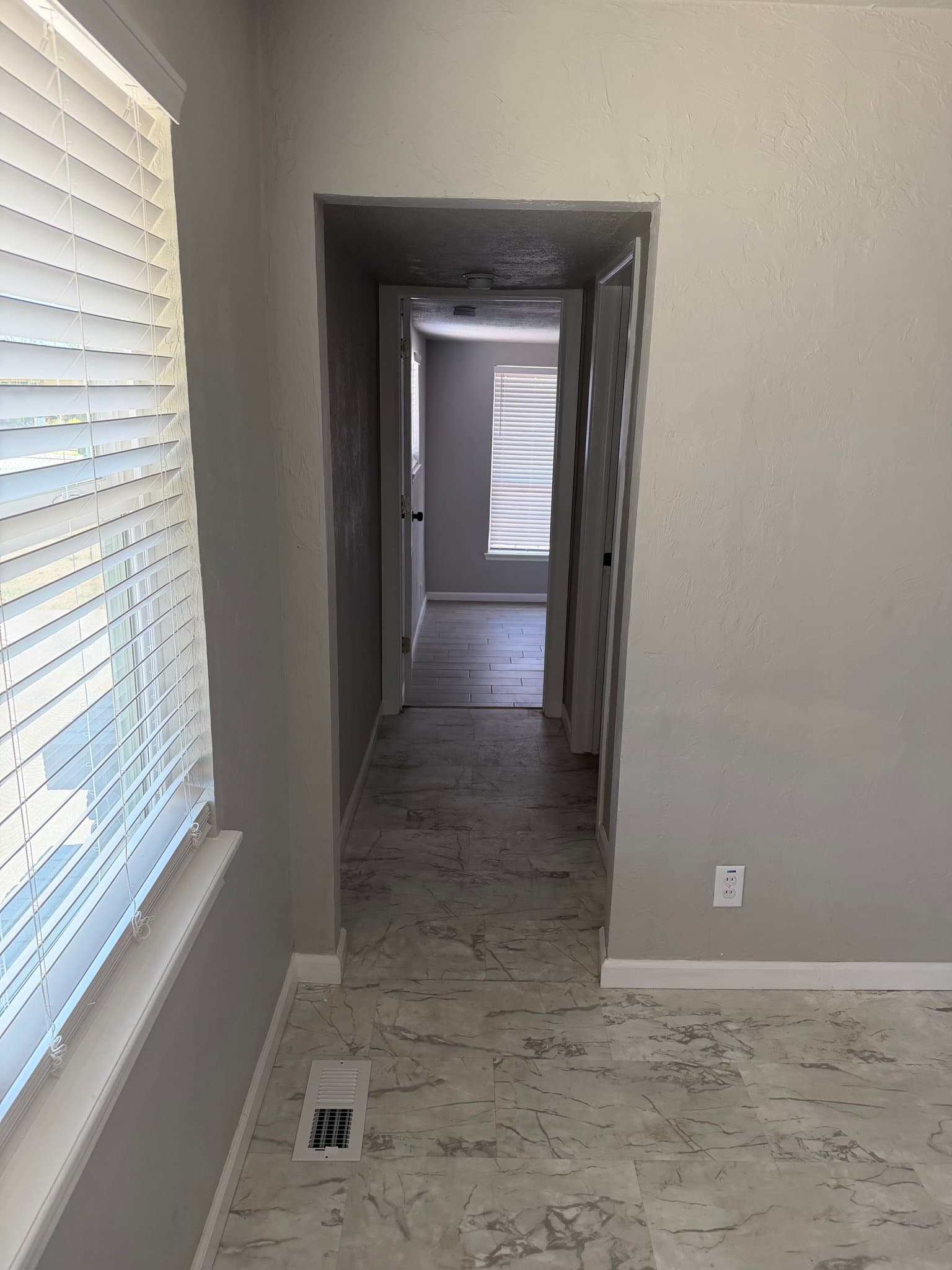 Yukon House: 201 Dianna Dr