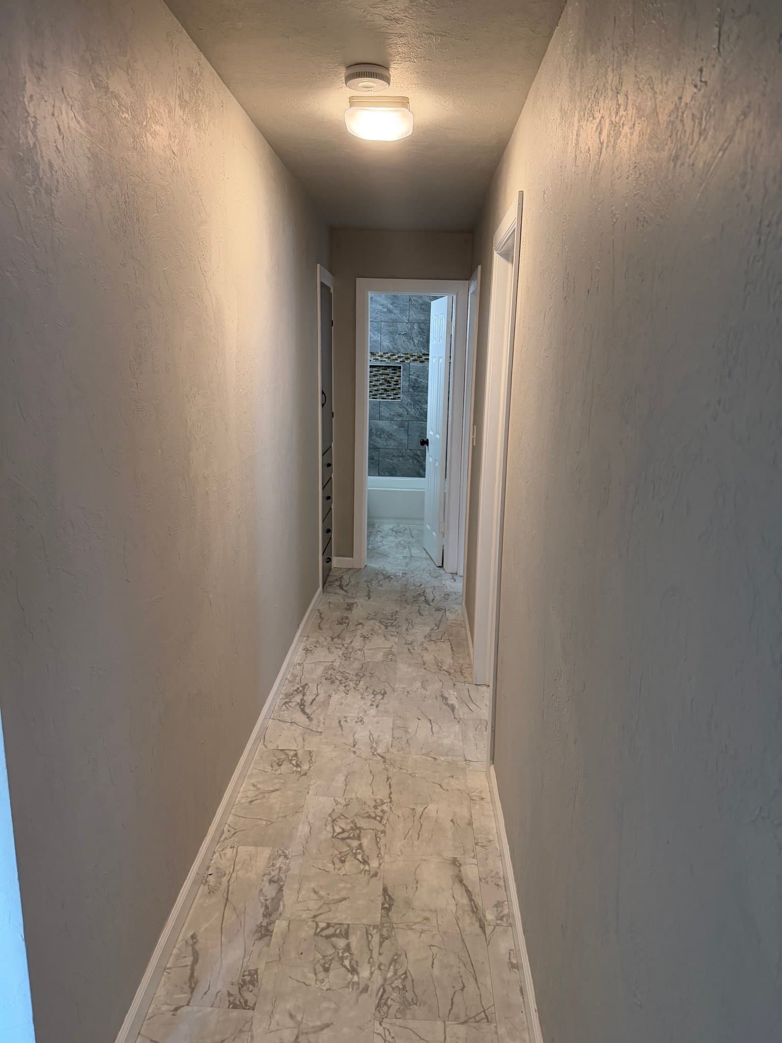 Yukon House: 201 Dianna Dr