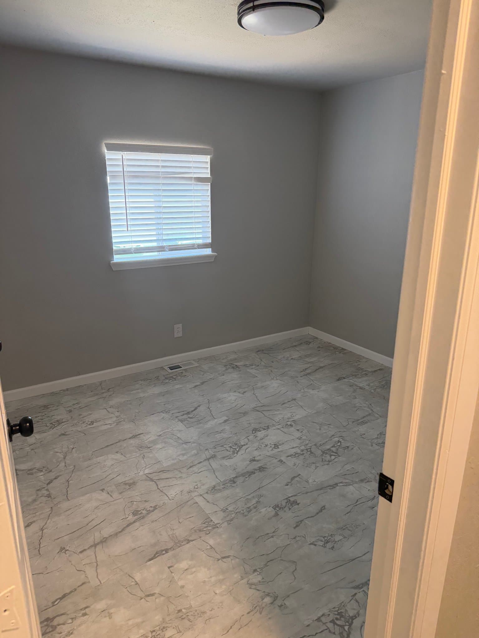 Yukon House: 201 Dianna Dr