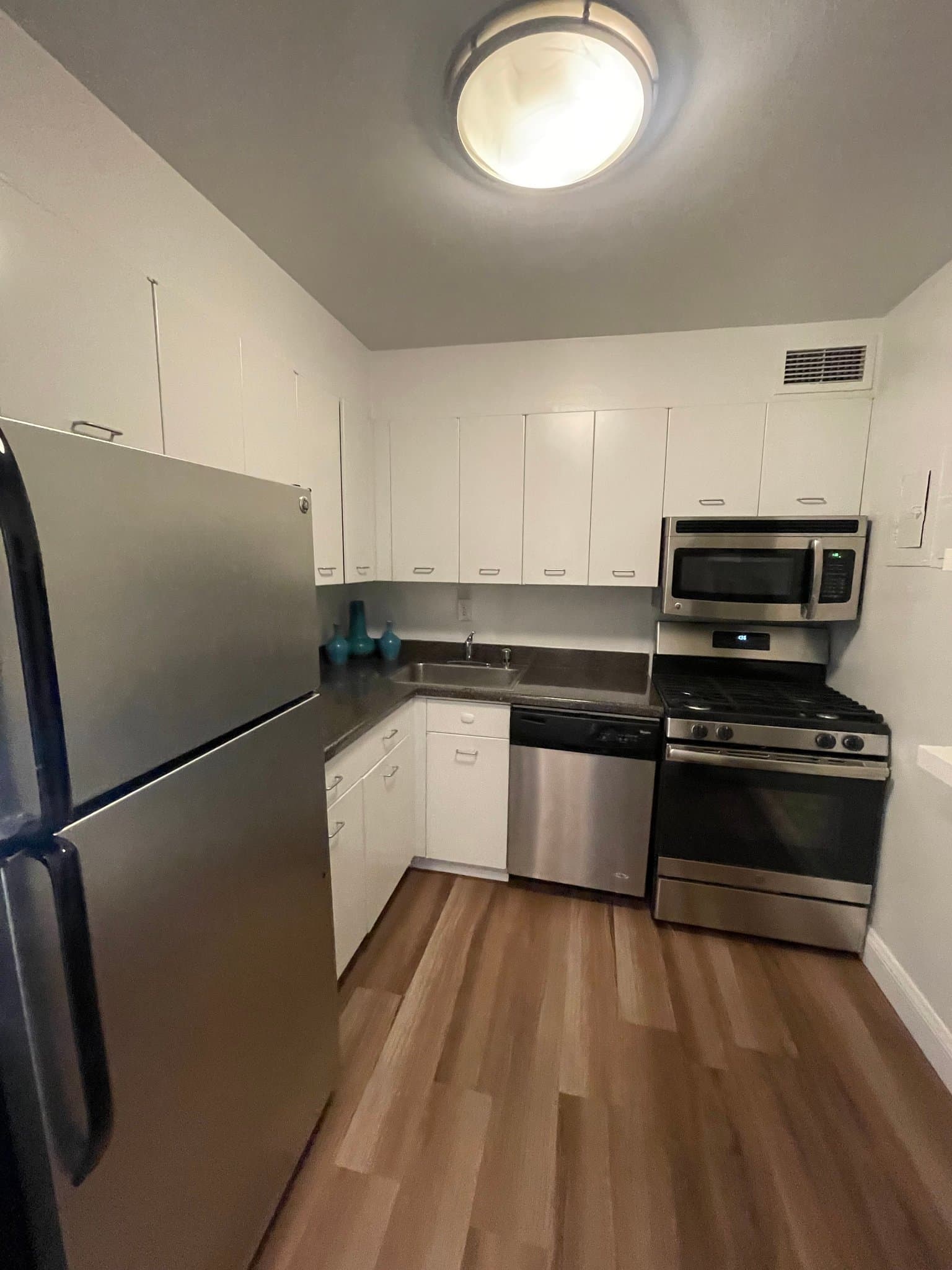 Chicago Condo: 1335 n lakeshore drive